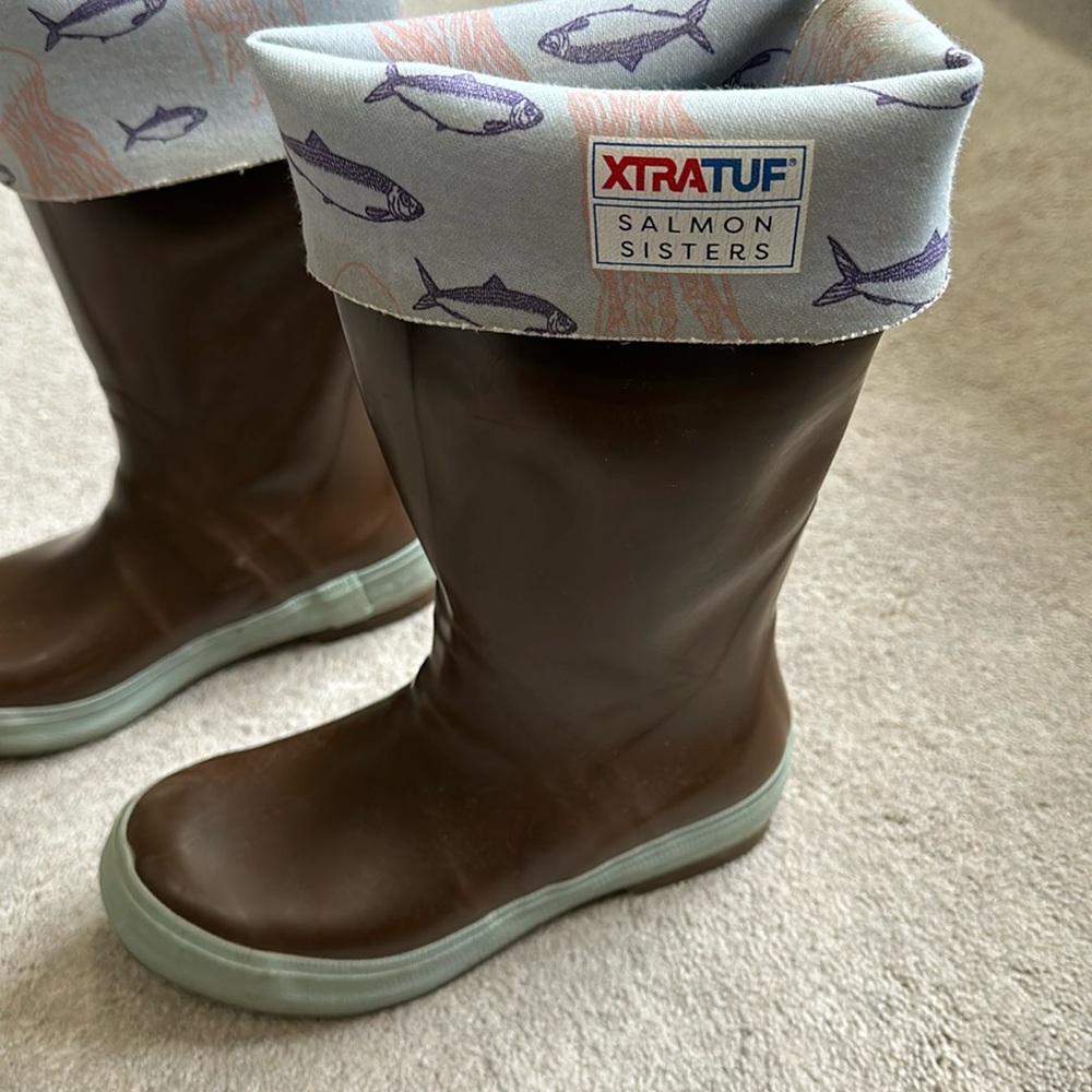 Xtrafuff Salmon Sisters Size 6